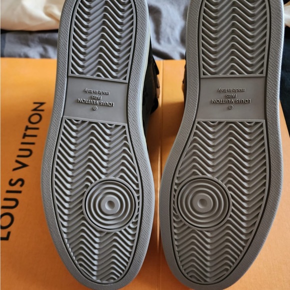 Louis Vuitton shoes - Picture 3 of 6